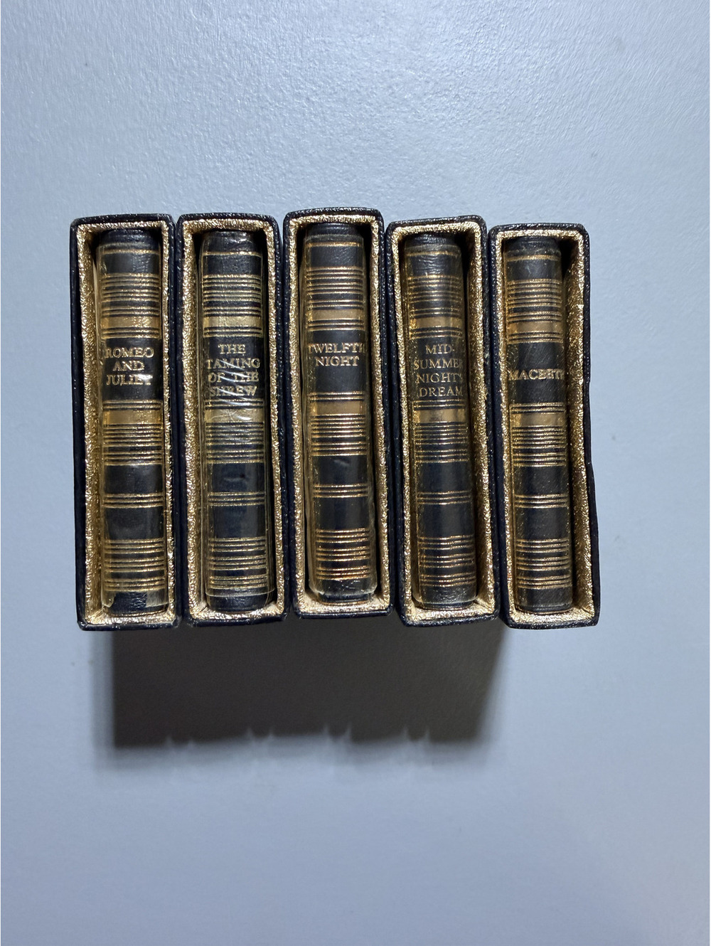 Miniature Shakespeare 5 Vol Leather Set Burgess & Bowes Hand Bound Geoffrey Park